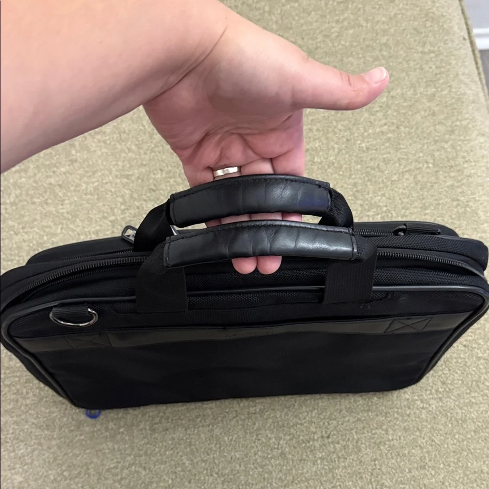 Kenneth Cole Reaction Laptop Business Travel Almost new